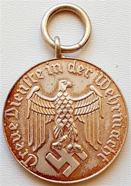 WW2 GERMAN NAZI 4 YEARS OF FAITHFUL SERVICES IN THE WEHRMACHT ARMY HEER MEDAL AWARD NO RIBBON WITH NICE EAGLE AND SWASTIKA