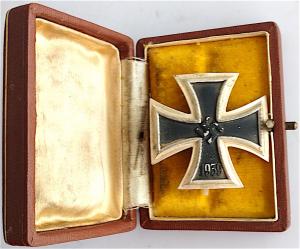 WW2 GERMAN NAZI CASED IRON CROSS 1ST CLASS MEDAL AWARD MADE - MARKED BY 1
