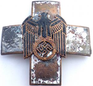 WW2 GERMAN NAZI EXTREMELY RARE SOCIAL WELFARE ORGANIZATION MERIT CROSS RELIC FOUND MEDAL AWARD 2nd. Class, pin back, in gilded bronze and enamels