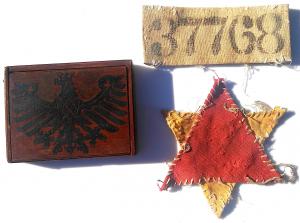 WW2 GERMAN NAZI HOLOCAUST AMAZING AND UNIQUE WOODEN BOX WITH CONCENTRATION CAMP AUSCHWITZ PATCHES : INMATE ID & POLITICAL STAR OF DAVID