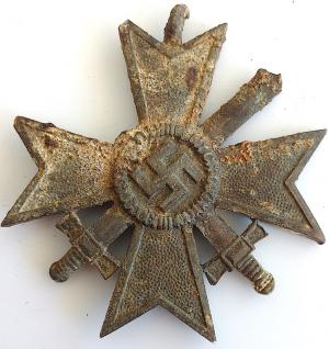 WW2 GERMAN NAZI MERIT OF WAR 2ND CLASS MEDAL AWARD WITH SWORDS RELIC FOUND