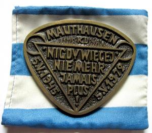 HOLOCAUST CONCENTRATION CAMP MAUTHAUSEN COMMEMORATIVE INMATE WHO SURVIVOR MEDAILLON WITH RIBBON