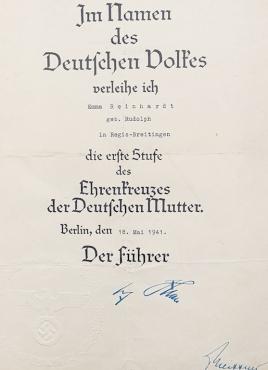 WW2 GERMAN NAZI RARE MOTHER CROSS AWARD DOCUMENT STAMPED AND SIGNED BY ADOLF HITLER SIGNATURE. AUTOGRAPH