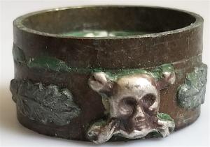 WW2 GERMAN NAZI - FROM A GROUND DUG GUY COLLECTION - WAFFEN SS TOTENKOPF RELIC FOUND RING WITH SKULL and oakleaf ( officer ) marked wehrmacht 1942-43