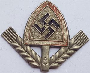 WW2 GERMAN NAZI NICE RAD METAL INSIGNIA WITH MAKER MARK ON THE BACK