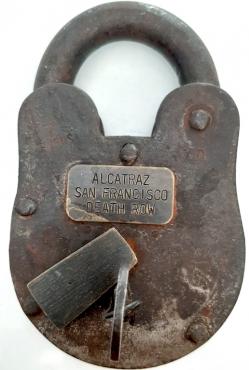 San Francisco ALCATRAZ death row massive padlock with key, working