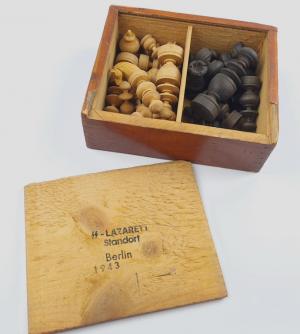 waffen SS ss-lazaret berlin check game in wooden box, marked original for sale