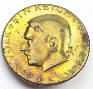 WW2 German Nazi early Third Reich Fuhrer Adolf Hitler partisan pin in gold NSDAP