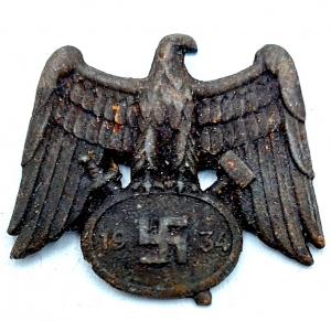 WW2 German Nazi early workers cap eagle metal pin insignia relic