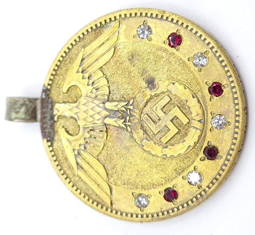 Waffen SS 5th Panzer division gold commemorative medaillon with third ...